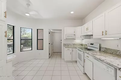 6078 N Running Deer Ci Circle N, Tucson, AZ 85750 - Photo 7