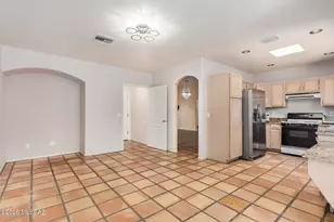 7 W Roma Dr, Tucson, AZ 85737 - Photo 11