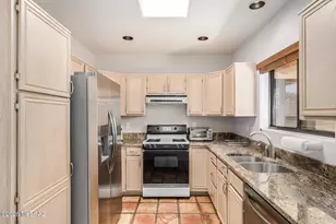 7 W Roma Dr, Tucson, AZ 85737 - Photo 13