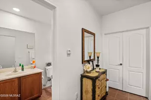 7975 N Higgins Feather Dr, Tucson, AZ 85743 - Photo 17