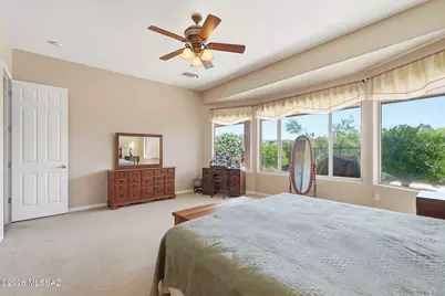 8640 N Moonfire Drive, Tucson, AZ 85743 - Photo 31