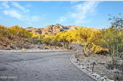 6715 N Camino Padre Isidoro, Tucson, AZ 85718 - Photo 23