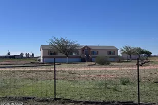 334 E Cochise Way, Cochise, AZ 85606 - Photo 1