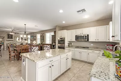 12070 N Meditation Drive, Marana, AZ 85658 - Photo 9