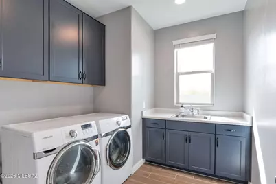 953 E Silver Ray Drive, Tucson, AZ 85737 - Photo 17