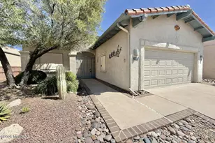 1894 W Amblemorn Dr, Green Valley, AZ 85622 - Photo 3