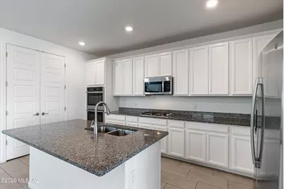 13042 E Cembeline Lane, Tucson, AZ 85747 - Photo 9