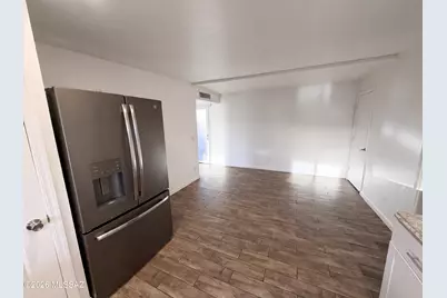 8421 E Balfour Drive, Tucson, AZ 85710 - Photo 7