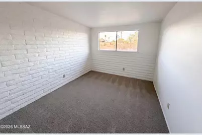 8421 E Balfour Drive, Tucson, AZ 85710 - Photo 11