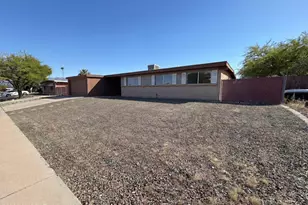 8421 E Balfour Dr, Tucson, AZ 85710 - Photo 15