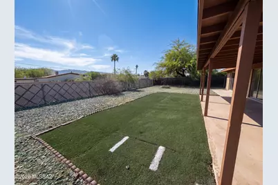 8421 E Balfour Drive, Tucson, AZ 85710 - Photo 5
