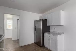 208 E 28th St, Tucson, AZ 85713 - Photo 9