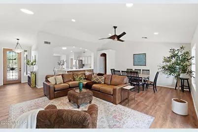 1950 E Desert Lark Ps E, Green Valley, AZ 85614 - Photo 9