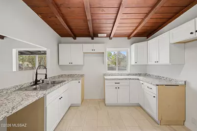 2724 N Eastgate Drive, Tucson, AZ 85712 - Photo 9