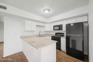 5880 S Del Moral Blvd, Tucson, AZ 85706 - Photo 7