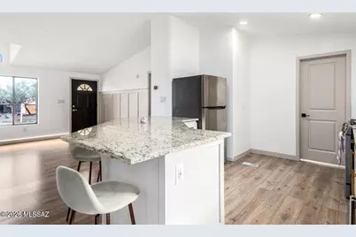 11103 W Panther Peak Drive, Tucson, AZ 85743 - Photo 13