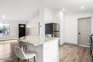 11103 W Panther Peak Dr, Tucson, AZ 85743 - Photo 13