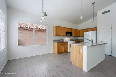 7790 E Castle Valley Way, Tucson, AZ 85750 - Photo 13