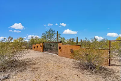 30884 E Sianna Drive, Marana, AZ 85658 - Photo 3