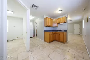 125 E Flores St, Tucson, AZ 85705 - Photo 11