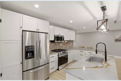 12490 N La CaÃ±ada Drive, Oro Valley, AZ 85755 - Photo 9