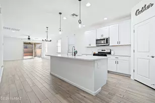 12486 N Reeves Pl, Marana, AZ 85653 - Photo 3