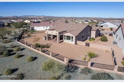 1438 E Quartzite Way, Green Valley, AZ 85614 - Photo 3