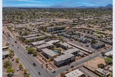 2525 N Alvernon Way #UNIT B1, Tucson, AZ 85712 - Photo 3