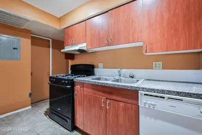 2525 N Alvernon Way #UNIT B1, Tucson, AZ 85712 - Photo 13