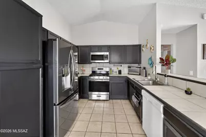 2001 W Burgundy Way, Tucson, AZ 85746 - Photo 9