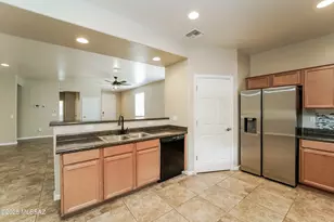 6449 W Smoky Falls Way, Tucson, AZ 85757 - Photo 9