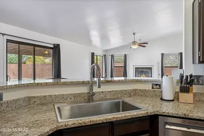 8721 N Chinaberry Way, Tucson, AZ 85742 - Photo 17