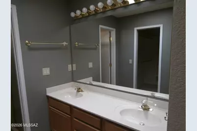 90 E Camino De Diana, Green Valley, AZ 85614 - Photo 17