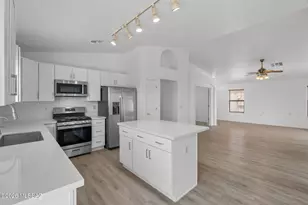 11024 S Driscoll Mountain Dr, Vail, AZ 85641 - Photo 11