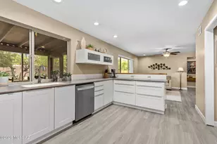 10685 E Oakwood Dr, Tucson, AZ 85749 - Photo 7