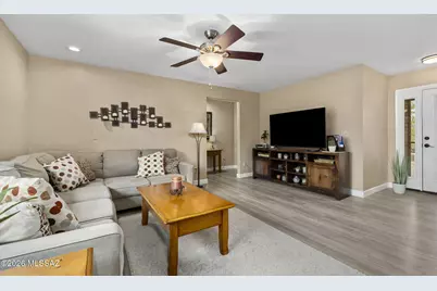 10685 E Oakwood Drive, Tucson, AZ 85749 - Photo 11