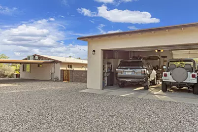 10685 E Oakwood Drive, Tucson, AZ 85749 - Photo 35