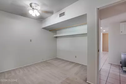 6070 W Desert Marigold Lane, Tucson, AZ 85742 - Photo 13