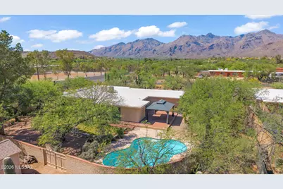 9070 E Kayenta Drive, Tucson, AZ 85749 - Photo 1