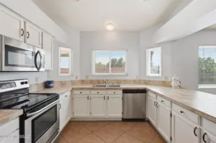 1750 W CÃ­rculo De La Pinata, Green Valley, AZ 85622 - Photo 13