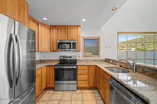1383 W Tinna Pl, Tucson, AZ 85745 - Photo 9