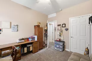 301 W Vista Monte Dr, Corona de Tucson, AZ 85641 - Photo 17