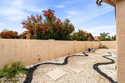 6943 W Harcuvar Drive, Tucson, AZ 85743 - Photo 33