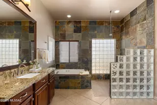6460 N Regal Manor Dr, Tucson, AZ 85750 - Photo 25
