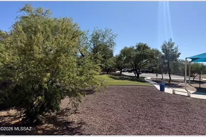 8829 N Sherry Cervi Way, Tucson, AZ 85743 - Photo 25
