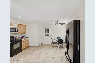 1193 N Corinthian Place, Tucson, AZ 85715 - Photo 11