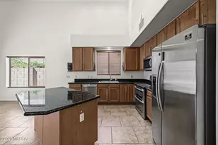 10454 E Rita Ranch Crossing Cir, Tucson, AZ 85747 - Photo 9
