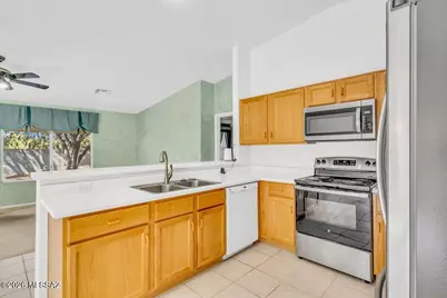 10009 E Moonstruck Way, Tucson, AZ 85747 - Photo 13