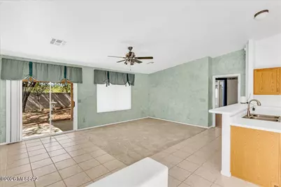 10009 E Moonstruck Way, Tucson, AZ 85747 - Photo 11