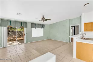 10009 E Moonstruck Way, Tucson, AZ 85747 - Photo 11